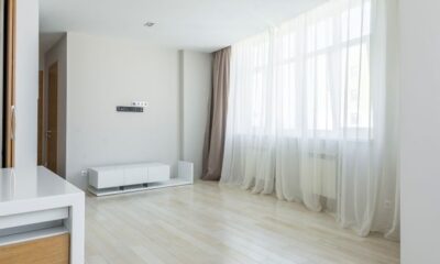 Struggling with a cramped space? Discover the best window treatment for small living room layouts to instantly boost natural light. Read our design guide!