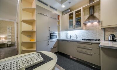 Small kitchen colors change how big a room feels — see which warm neutrals, light shades, and accent colors open up a tight footprint fast today.
